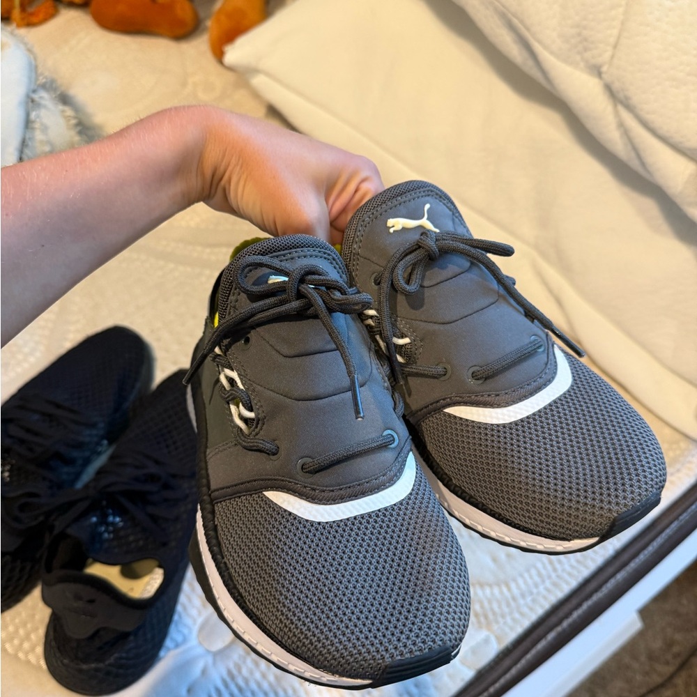 Puma Gray and White Women's Sneakers